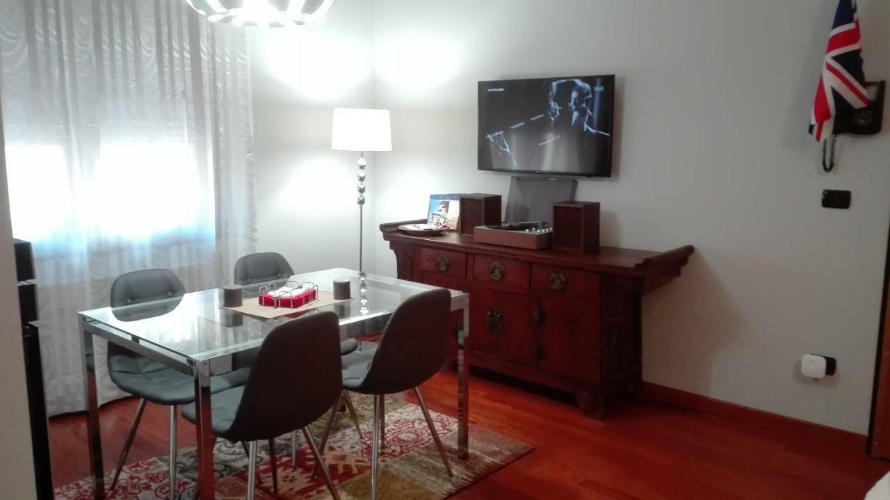 Camera Con Vista Este Appartement Buitenkant foto
